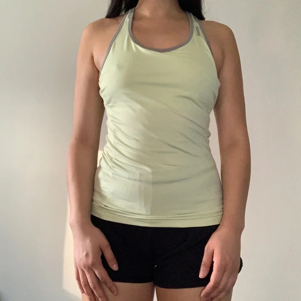 🏋️‍♀️ Reebok Women’s  Gym Tank Top - Size SM 🏋️‍♀️